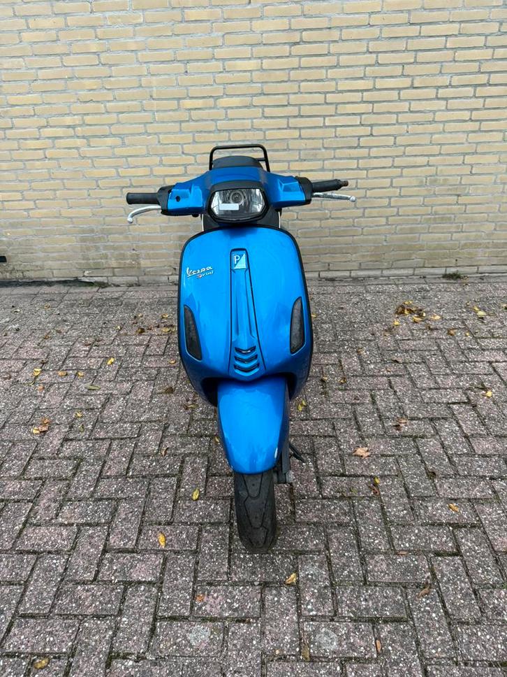 Vespa Sprint 2015 snor 4T 2v opknapper 2e eigenaar startniet, Fietsen en Brommers, Brommeronderdelen | Scooters, Gebruikt, Vespa