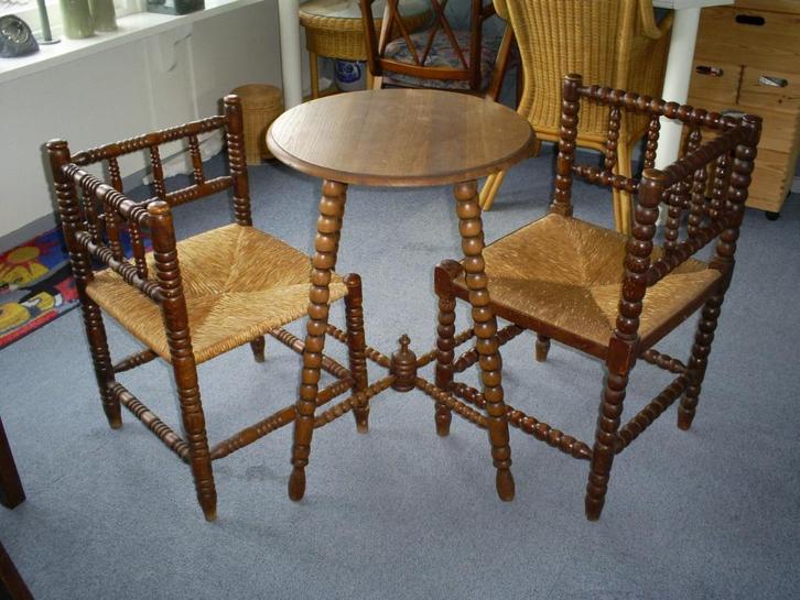 Antieke bobbin hoekstoelen en tafeltje, Antiek en Kunst, Antiek | Meubels | Stoelen en Banken, Ophalen of Verzenden