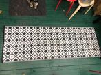 Zwart-wit vloerkleed met geometrisch patroon, Ophalen, Gebruikt, Wit, 50 tot 100 cm