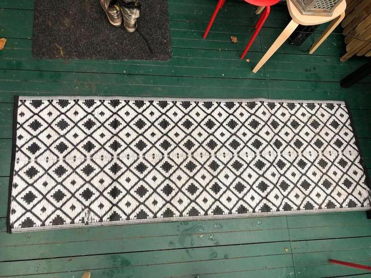 Zwart-wit vloerkleed met geometrisch patroon, Huis en Inrichting, Stoffering | Tapijten en Kleden, Gebruikt, 50 tot 100 cm, 150 tot 200 cm