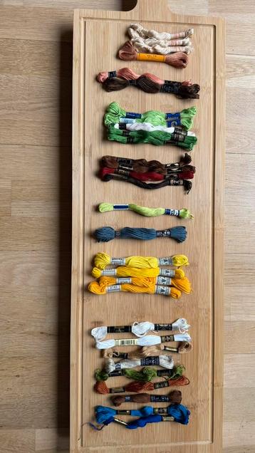 Diverse garen borduren beschikbaar voor biedingen