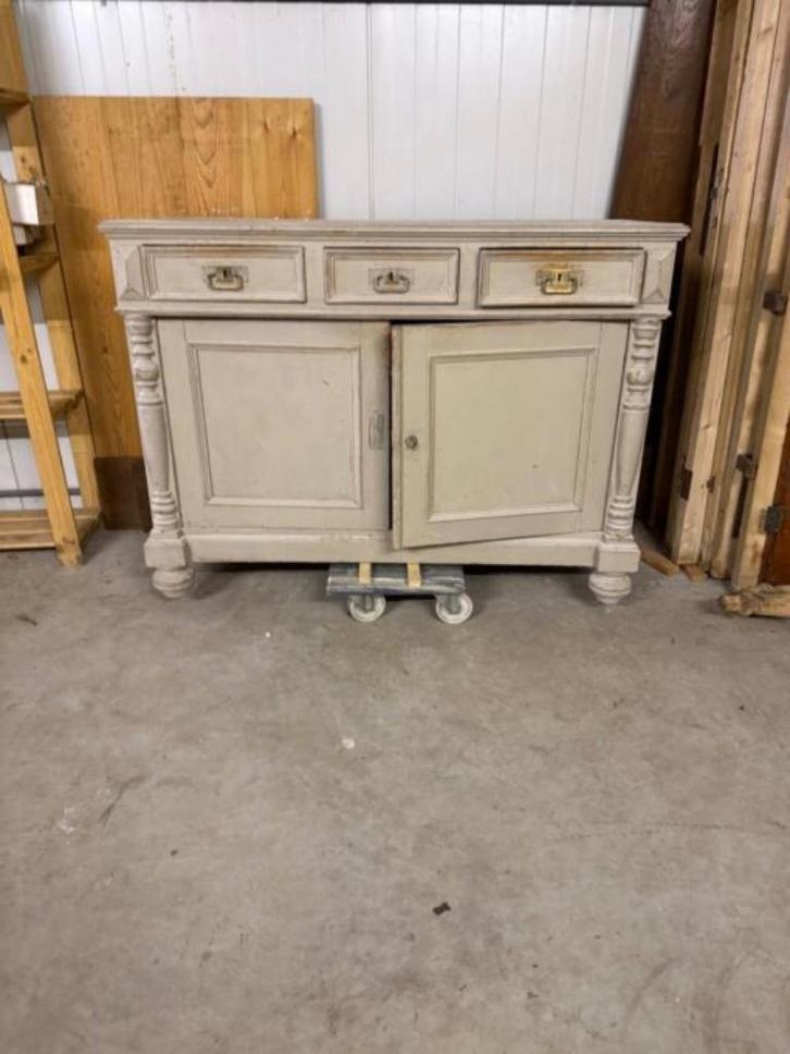 Mooie brocant commode, heeft nog wat liefde nodig.  Hoog 92, Antiek en Kunst, Antiek | Meubels | Tafels, Ophalen of Verzenden