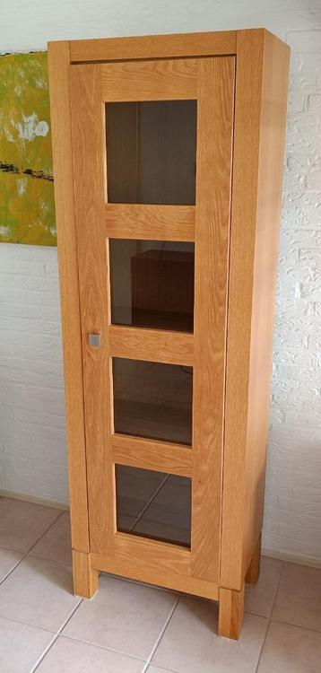 Te koop: Strakke moderne eiken vitrine kast. beschikbaar voor biedingen