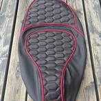 Zadelhoes Vespa Sprint Primavera dubbel rs rood custom, Info@jynkx.com, Jynkx, Nieuw, Ophalen of Verzenden