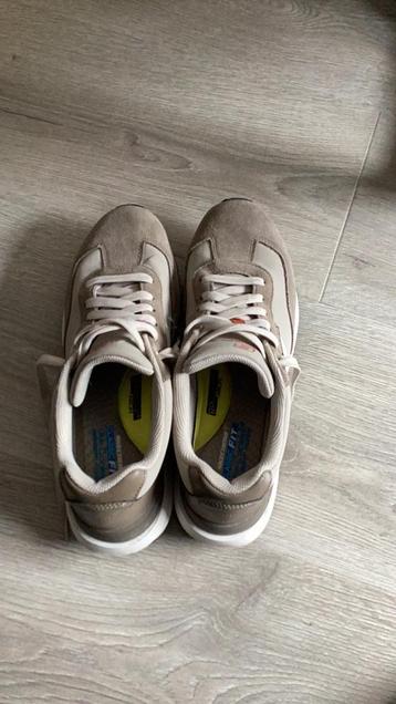 Als nieuw, Sketchers mt 44. beschikbaar voor biedingen