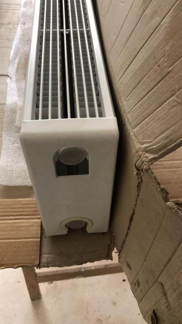 2 stuks radiator 130 cm lang 20 cm hoog beschikbaar voor biedingen