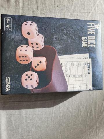 The Five Dice Game - Dobbelspel beschikbaar voor biedingen