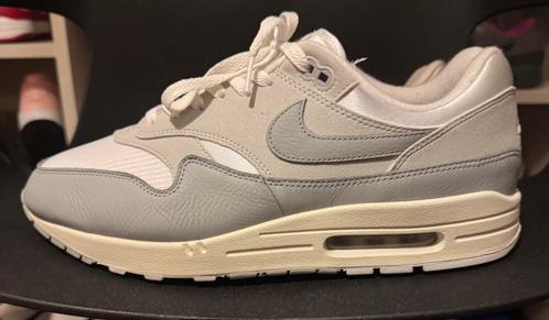 ike Air Max 1 grijs wit grey white Maat EU46 wmns, Kleding | Heren, Schoenen, Zo goed als nieuw, Sneakers of Gympen, Overige kleuren