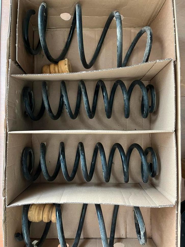 Complete set originele veren Audi A3 e-tron (bouwjaar 2018), Auto-onderdelen, Ophanging en Onderstel, Audi, Ophalen