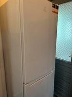 Gebruikte Indesit koelkast met vriezer, Witgoed en Apparatuur, Koelkasten en IJskasten, Gebruikt, 200 liter of meer, Energieklasse A of zuiniger