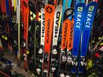 VEEL JUNIOR GEVORDERDEN EN EXPERT SKIS VOOR FANATIEK KINDERE