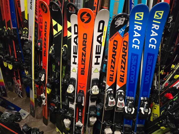 VEEL JUNIOR GEVORDERDEN EN EXPERT SKIS VOOR FANATIEK KINDERE, Sport en Fitness, Skiën en Langlaufen, Zo goed als nieuw, Ski's
