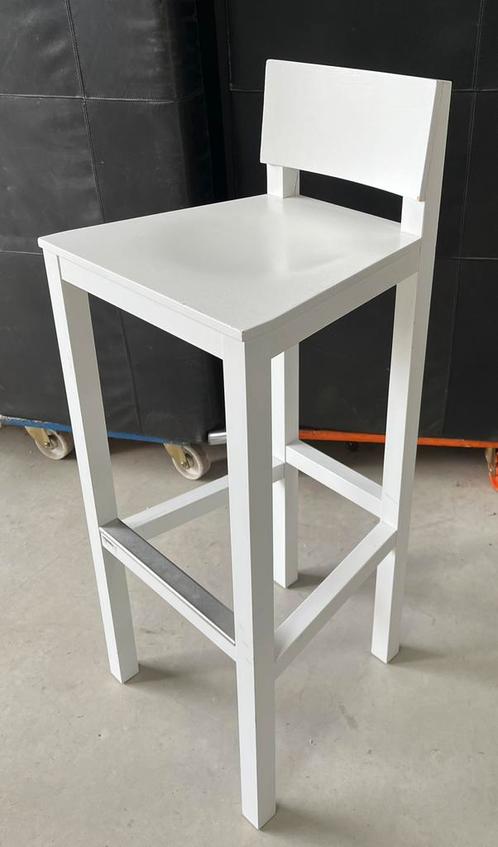 Moooi AVL Shaker barkruk kleur wit, Huis en Inrichting, Barkrukken, Gebruikt, 90 cm of meer, Hout, 5 krukken of meer, Met voetsteun