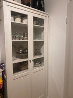 Mooie witte Ikea Hemnes vitrinekast, Huis en Inrichting, Kasten | Vitrinekasten, Ophalen of Verzenden, Zo goed als nieuw, 25 tot 50 cm