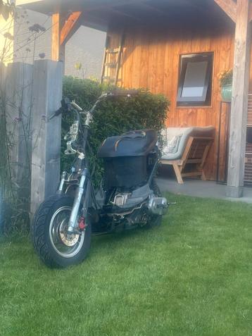 Opknap scootertje (v clik) beschikbaar voor biedingen
