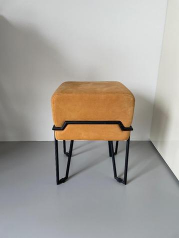 Puik Design Bokk Kruk leer zwart cognac beschikbaar voor biedingen