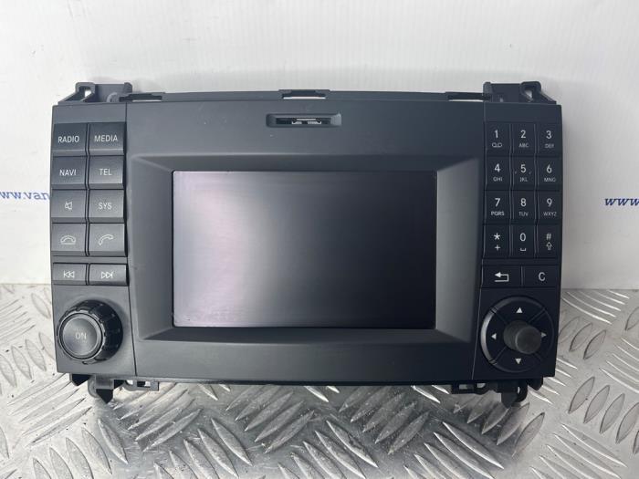 Radio van een Mercedes Vito, Auto-onderdelen, Elektronica en Kabels, Mercedes-Benz, Gebruikt, 3 maanden garantie