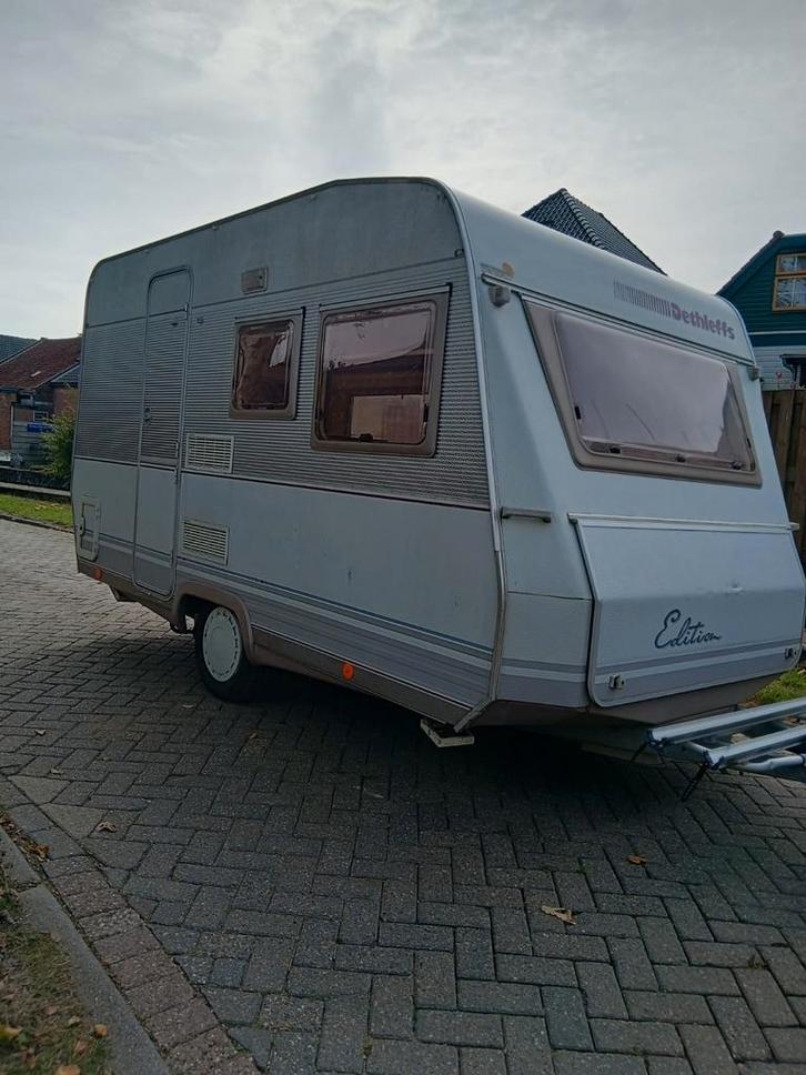 Detleffs edition met kenteken, Caravans en Kamperen, Caravans, Particulier, tot en met 4, 500 - 750 kg, Standaardzit, Dethleffs