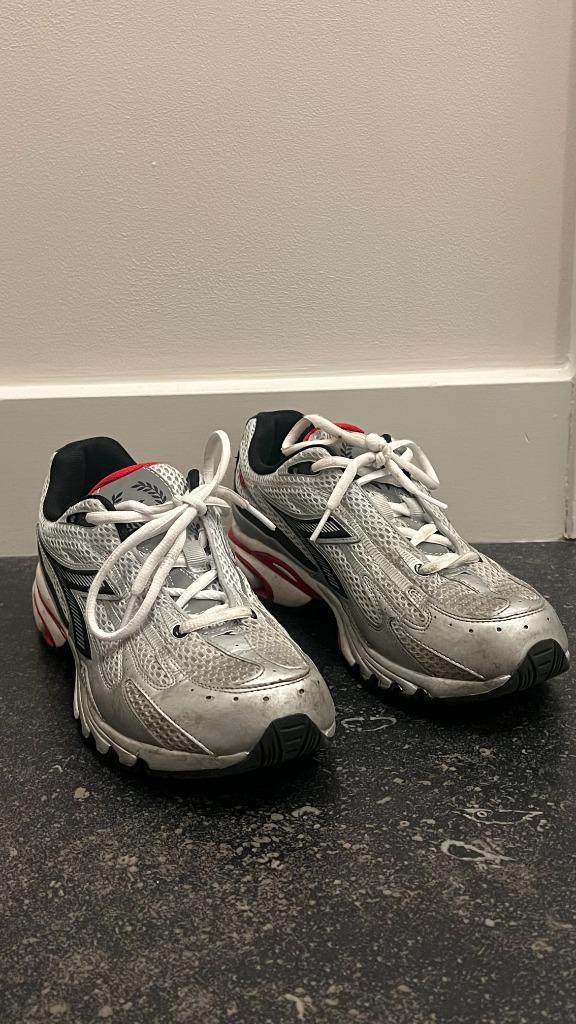 Diadora Mythos Sneaker in zilver, Kleding | Dames, Schoenen, Gedragen, Sneakers of Gympen, Overige kleuren, Verzenden