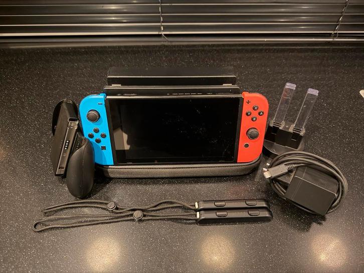 Nintendo Switch 1- Complete Set, Spelcomputers en Games, Spelcomputers | Nintendo Switch, Gebruikt, Switch Original, Met 2 controllers