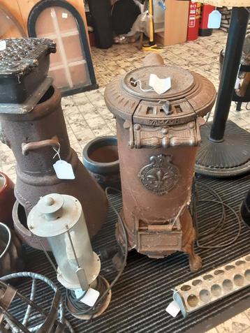 Oude Houtkachel - Charmante Warmtebron gietijzeren  beschikbaar voor biedingen