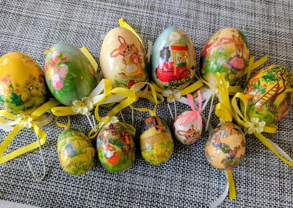 Vintage paaseieren van karton, Ophalen