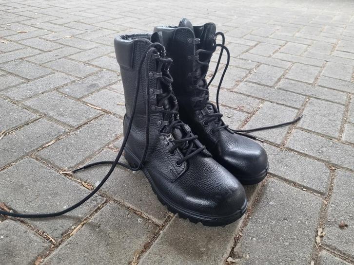 Legerkistjes legerkisten zwart maat 250-M (39) dames, Verzamelen, Militaria | Algemeen, Landmacht, Kleding of Schoenen, Nederland