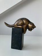 Bronzen kat op marmeren sokkel, Ophalen of Verzenden
