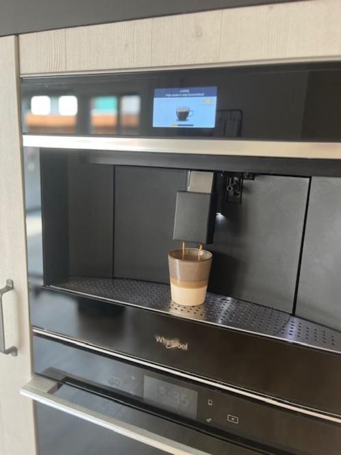 Inbouwkoffiezetapparaat Whirlpool w11 cm145 / W11CM145, Witgoed en Apparatuur, Koffiezetapparaten, Gebruikt, Koffiebonen, Koffiemachine