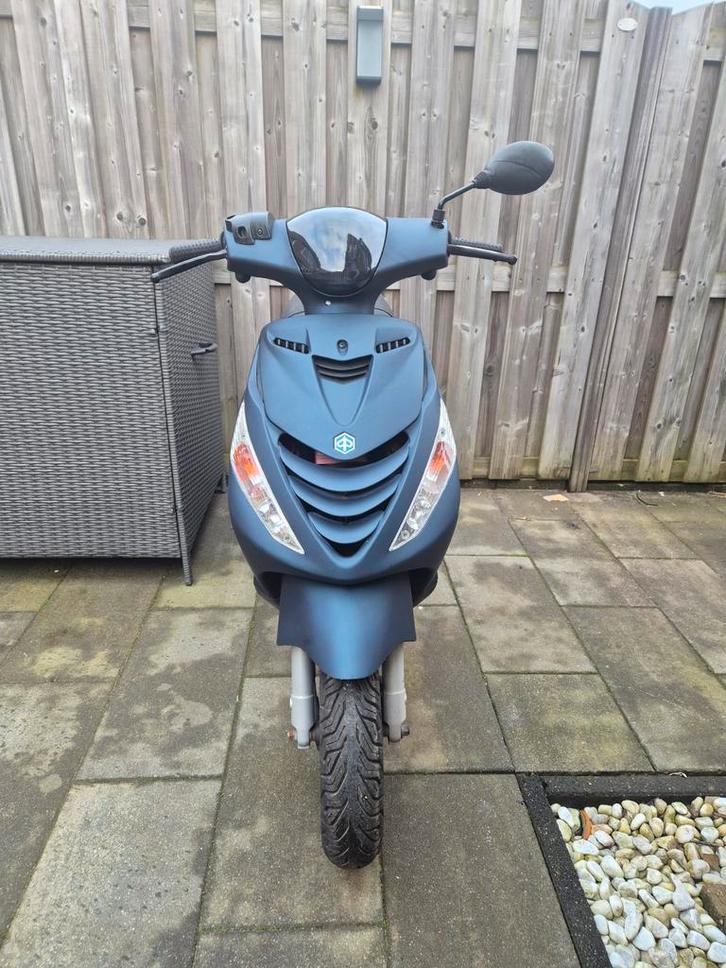 Piaggio zip 4t 2019, Fietsen en Brommers, Scooters | Piaggio, Zo goed als nieuw, Zip, Maximaal 45 km/u, Benzine, Ophalen