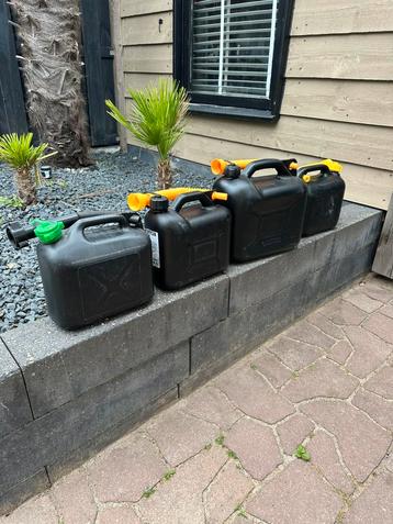 Jerrycan beschikbaar voor biedingen