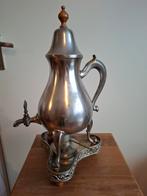 Tinnen koffie kan., Ophalen