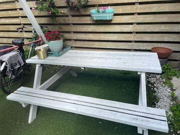Picknicktafel beschikbaar voor biedingen