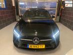 Mercedes-Benz A-klasse A250 AMG - Automaat - PANO - Lane & F, Auto's, Mercedes-Benz, Te koop, Geïmporteerd, 5 stoelen, 725 kg