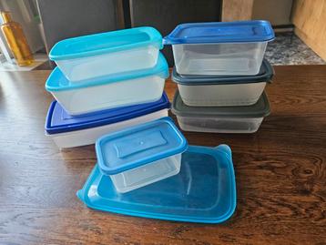 Zeven Verschillende Maten/Merken Opberg/Vershoudbakjes beschikbaar voor biedingen