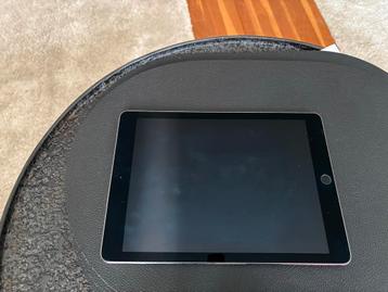 iPad Pro 9.7" 128GB Grijs + Keyboard beschikbaar voor biedingen