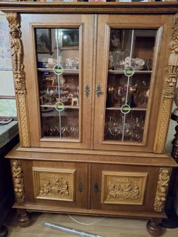 Authentieke Houten Buffetkast met Glas in Lood beschikbaar voor biedingen