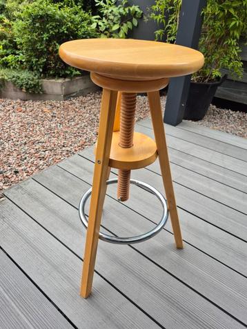 Vintage houten kruk pianokruk, pottenbakkerskruk beschikbaar voor biedingen
