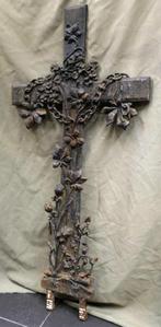 Kruis zonder afbeelding met ketting., Antiek en Kunst, Antiek | Religie, Ophalen