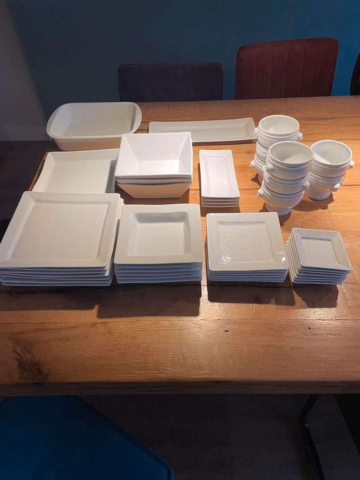 Pillivuyt Porselein Serviescollectie, 44 stuks, Huis en Inrichting, Keuken | Servies, Zo goed als nieuw, Bord(en), Overige stijlen