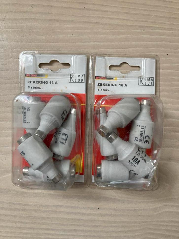 10 Zekeringen 15A 500V - Nieuw in verpakking, Doe-het-zelf en Verbouw, Elektra en Kabels, Nieuw, Overige typen, Ophalen of Verzenden