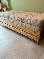 IKEA Utaker Bedden + 2 VANNAREID Matrassen, Huis en Inrichting, Ophalen, Gebruikt, Eenpersoons, Bruin