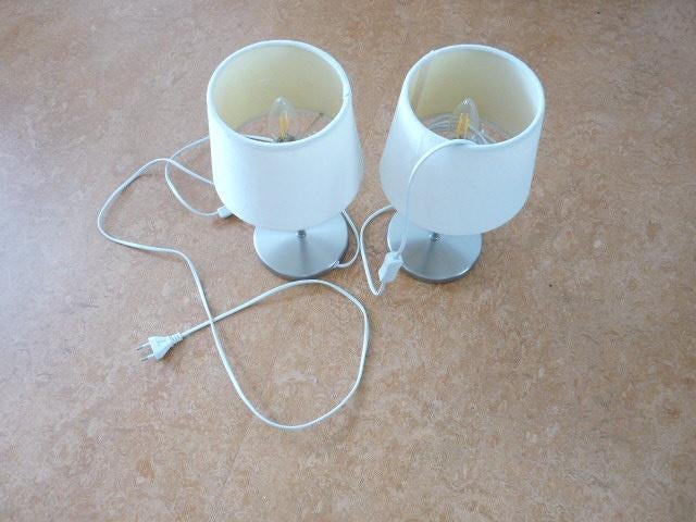 Twee tafellampjes Hema, met witte stoffen kap, Ophalen of Verzenden, Gebruikt, Minder dan 50 cm