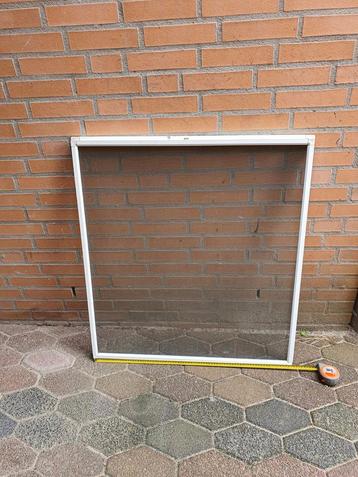 2 voorzethorren gratis beschikbaar voor biedingen