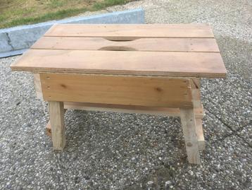 Trapje of krukje beschikbaar voor biedingen