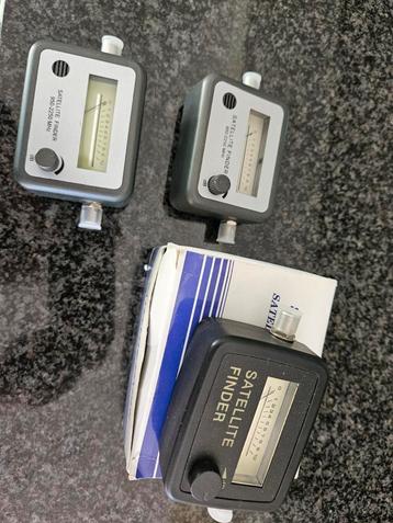 Satellite finder (3 stuks) beschikbaar voor biedingen