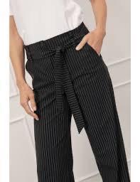 Studio Anneloes Renske pinstripe M, Kleding | Dames, Broeken en Pantalons, Zo goed als nieuw, Maat 38/40 (M), Zwart, Lang, Ophalen of Verzenden