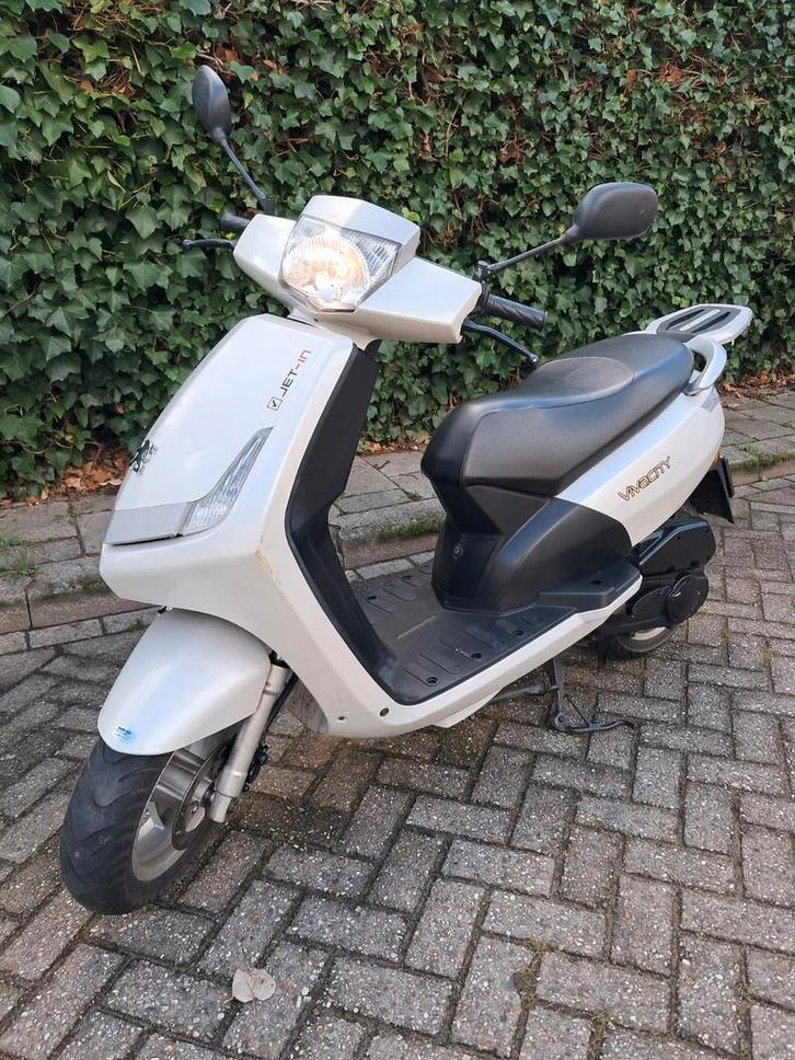 Tekoop vivacity brom, Fietsen en Brommers, Scooters | Peugeot, Gebruikt, Vivacity, Tweetakt, Ophalen