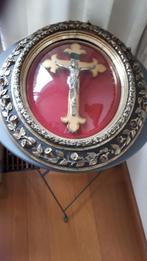 kruis in ronde lijst met bol glas, Ophalen, Zo goed als nieuw, Overige typen, Christendom | Katholiek
