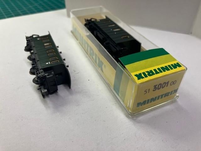 N spoor Minitrix 2x wagon, Hobby en Vrije tijd, Modeltreinen | N-Spoor, Gelijkstroom, Trix, Wagon, Ophalen of Verzenden